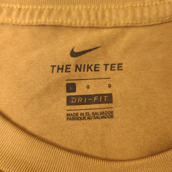 Nike Short Sleeve Dri Fit Tee Large - Picture 4 of 5